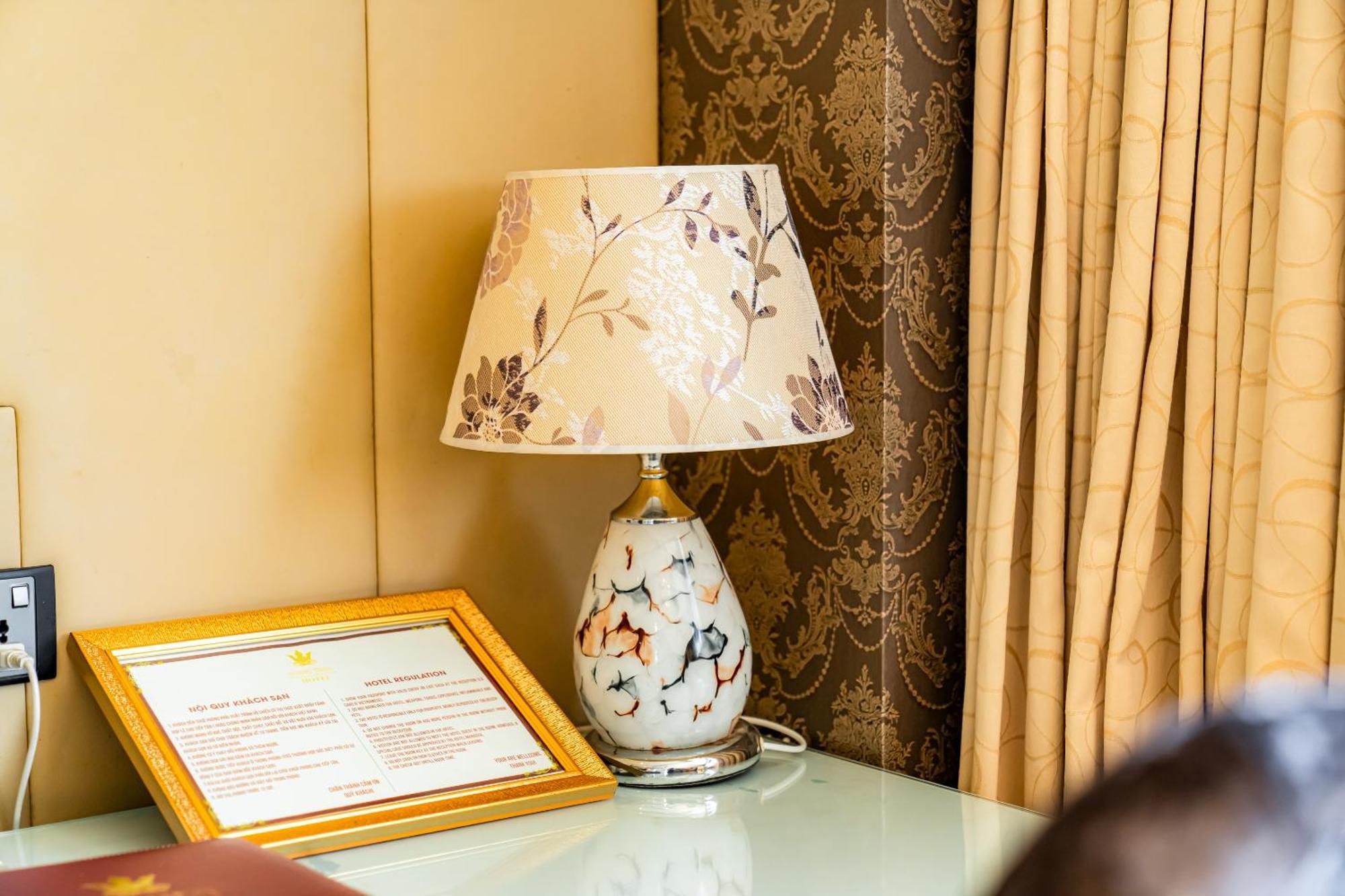 Hoang Trieu Hotel Thành Pho Ho Chí Minh Esterno foto