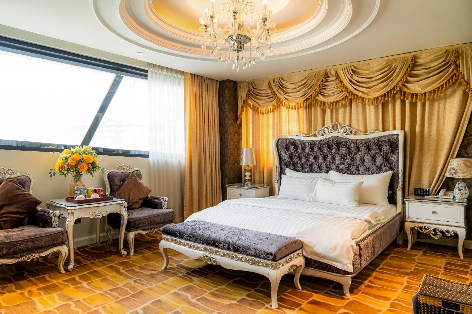 Hoang Trieu Hotel Thành Pho Ho Chí Minh Esterno foto