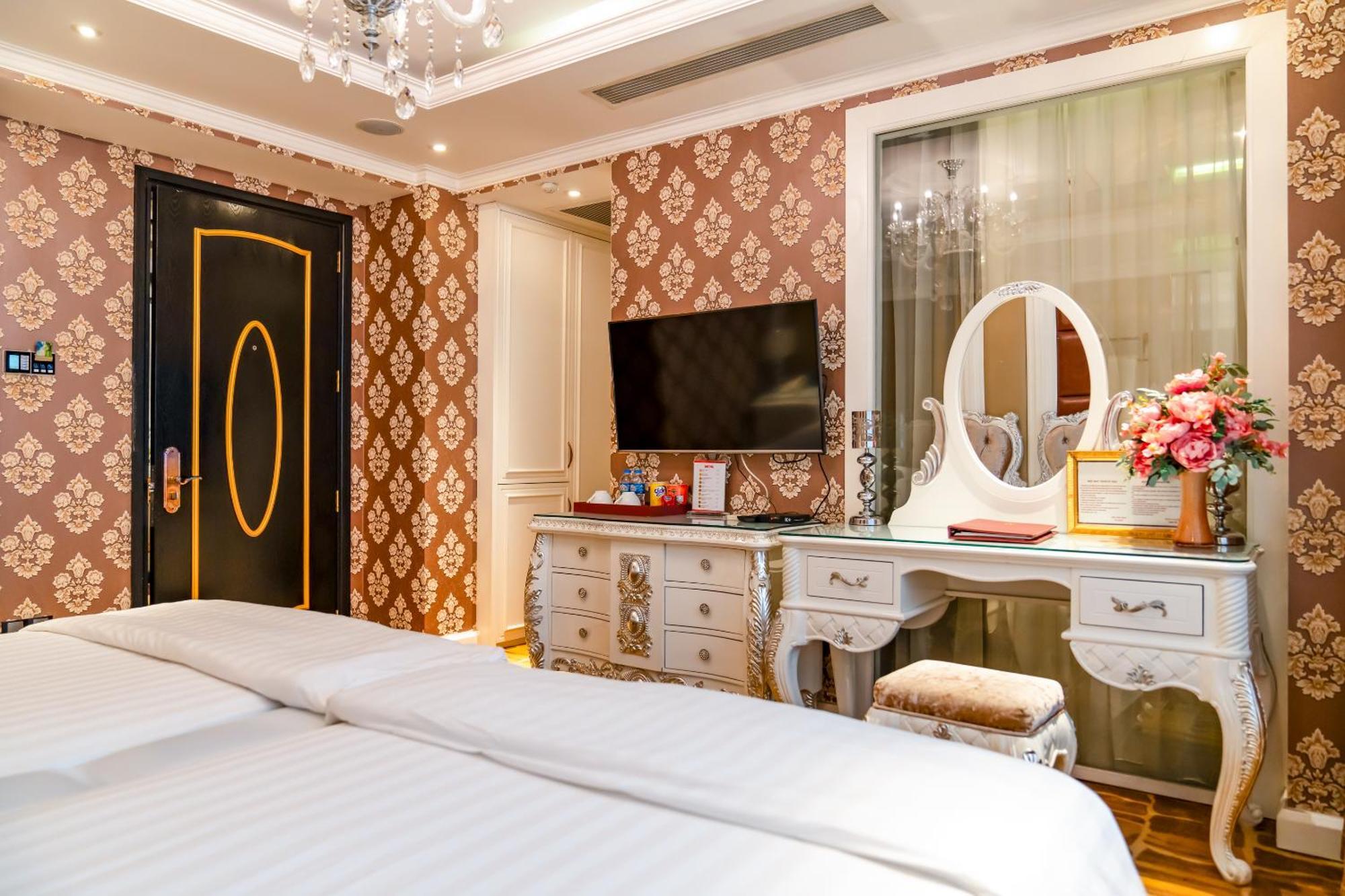 Hoang Trieu Hotel Thành Pho Ho Chí Minh Esterno foto