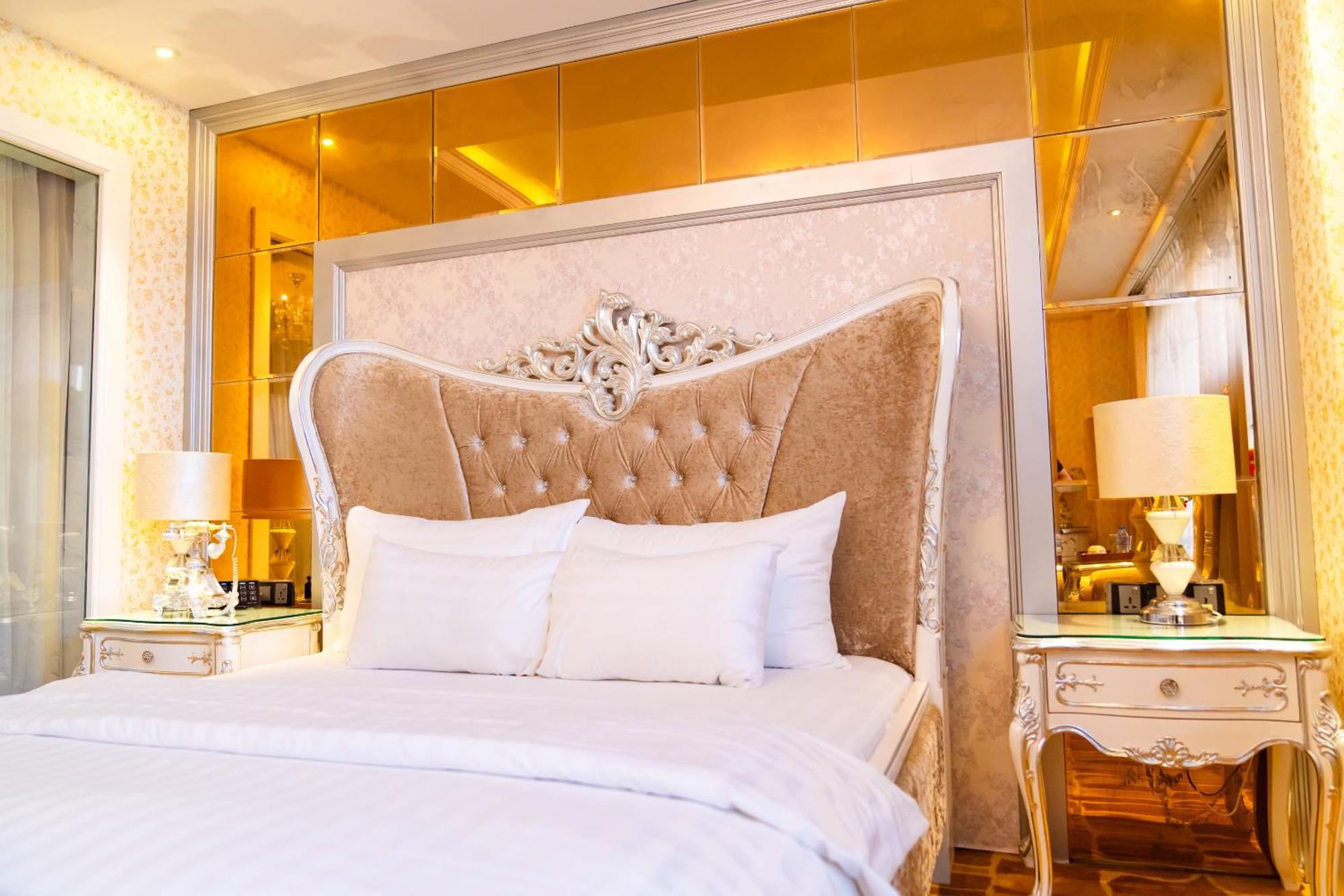 Hoang Trieu Hotel Thành Pho Ho Chí Minh Esterno foto
