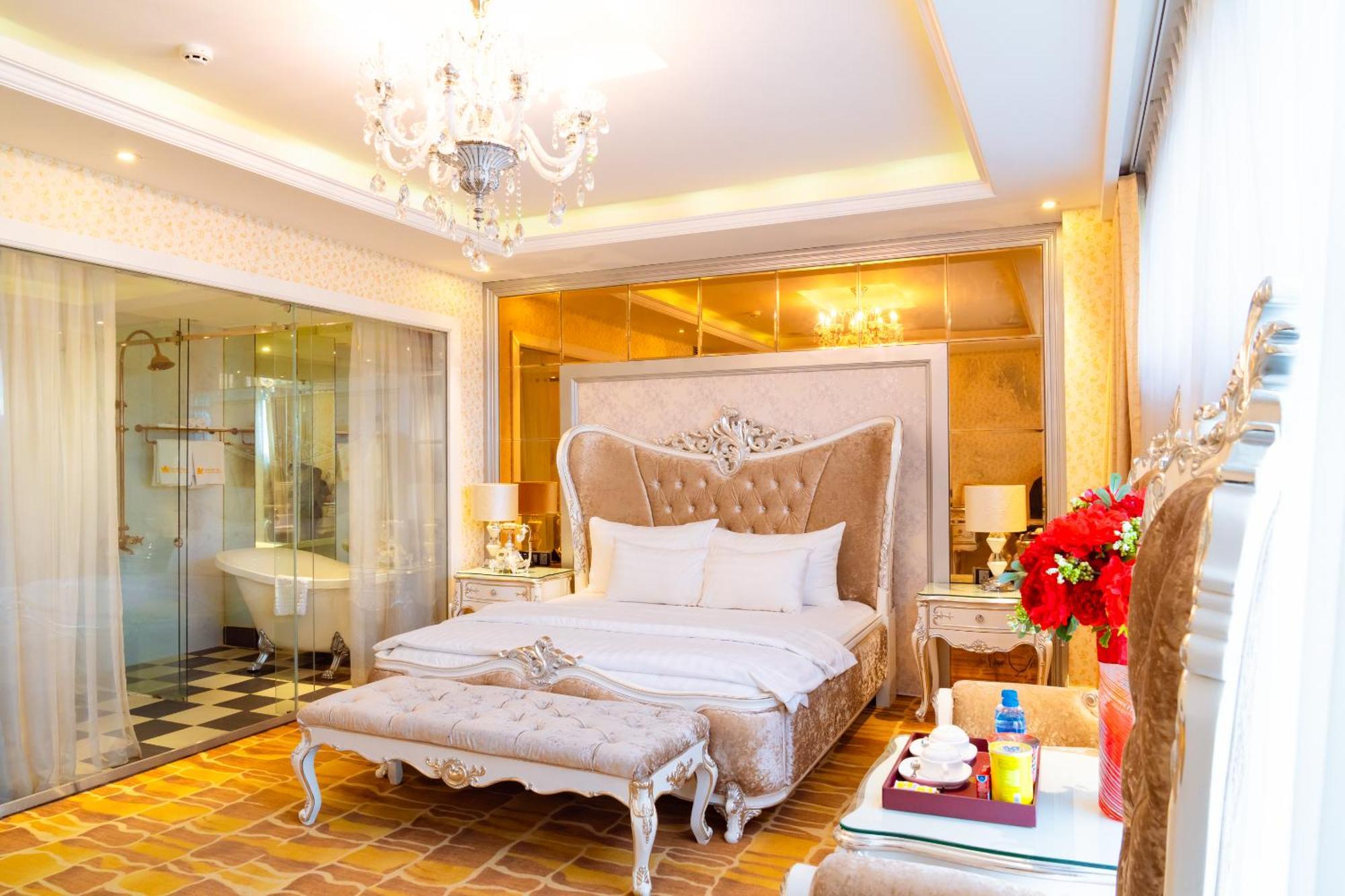Hoang Trieu Hotel Thành Pho Ho Chí Minh Esterno foto