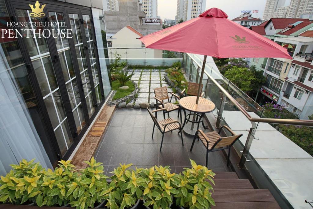 Hoang Trieu Hotel Thành Pho Ho Chí Minh Esterno foto