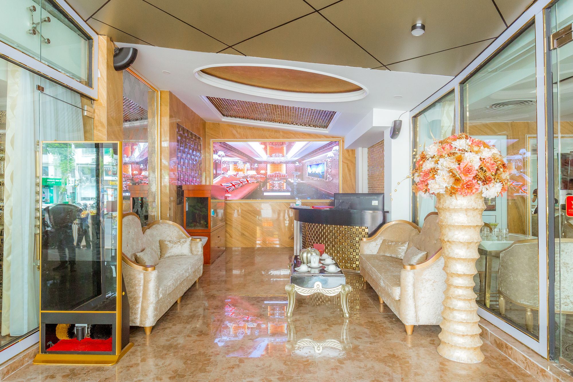 Hoang Trieu Hotel Thành Pho Ho Chí Minh Esterno foto